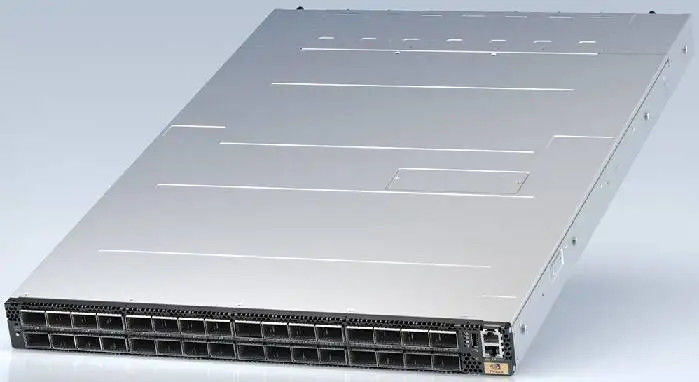 MQM9790-NS2F Mellanox Network Switch P2C Airflow 64 Port NDR 32 OSFP Port niezarządzany